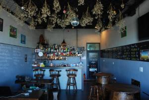 Ο χώρος του lounge ή του μπαρ στο The Way Hostel & Bar