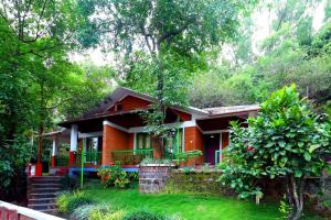 Taman di luar Upavan Resort