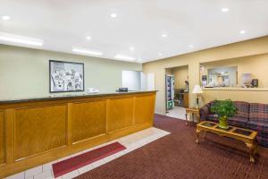 Lobby alebo recepcia v ubytovaní Super 8 by Wyndham Chanute