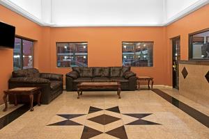 Lobbyn eller receptionsområdet på Super 8 by Wyndham Houston/Brookhollow NW