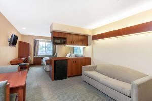 Gallery image of Microtel Inn by Wyndham Rogers in Rogers