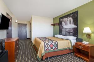 Gallery image of Super 8 by Wyndham Madison IN in Madison