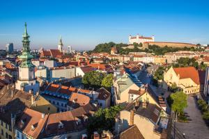 Nespecifikovaný výhled na destinaci Bratislava nebo výhled na město při pohledu z hotelu
