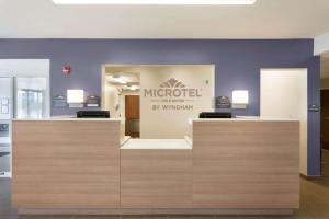 Lobbyen eller receptionen på Microtel Inn & Suites by Wyndham Georgetown Delaware Beaches