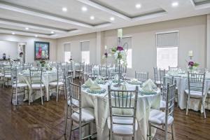 Restaurace v ubytování Hawthorn Extended Stay by Wyndham McAllen + 16 fotografií