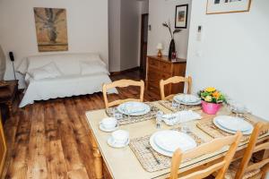 Postel nebo postele na pokoji v ubytování Appart Hotel Charles Sander
