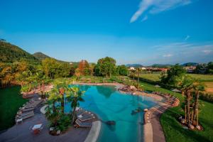 an overhead view of a pool at a resort at Terme di Relilax Boutique Hotel & Spa in Montegrotto Terme