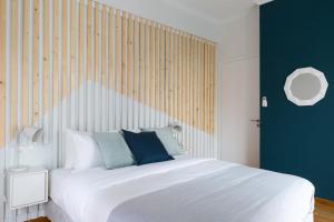 Posteľ alebo postele v izbe v ubytovaní Acropolis Core Bright & Modern Apartment by UPSTREET