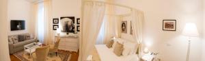 A seating area at St Paul House Boutique & Apartment