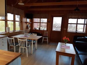 Posezení v ubytování Ásólfsskáli Cottage