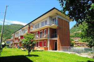 Nespecifikovaný výhled na hory nebo výhled na hory při pohledu z aparthotelu