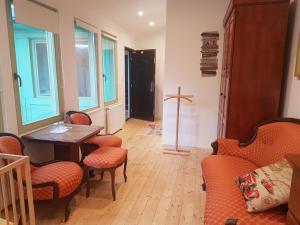 A seating area at Hotel Bristol