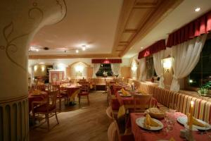 En restaurant eller et spisested på Hotel Al Polo