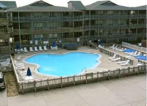Bazén v ubytování Outer Banks Beach Club II Resorts nebo v jeho okolí