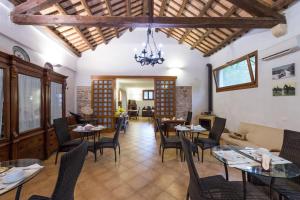 A restaurant or other place to eat at Azienda Agrituristica Tenuta Pizzolungo