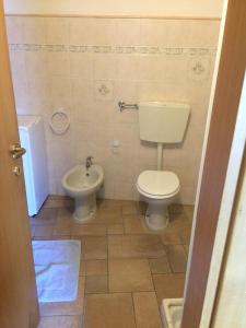 A bathroom at La Perla del Lago di Como - CIR O97O67 Még 37 kép