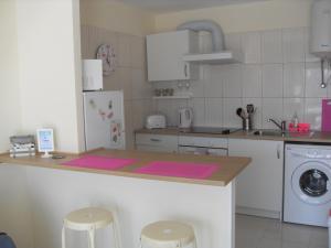 Kuchnia lub aneks kuchenny w obiekcie Irene Apartment