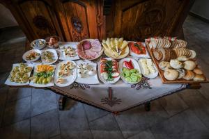 Jedlo v ubytovaní bed & breakfast alebo blízkom okolí