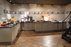 Gallery image of Hotel Cath&eacute;drale in Strasbourg