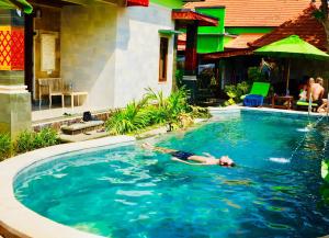 Bazén v ubytování Lembongan Hostel nebo v jeho okolí