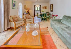 Et opholdsområde på Algarve Luxury Experience - Situated within the Pinecliffs Resort