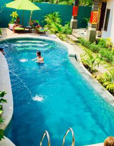 Bazén v ubytování Lembongan Hostel nebo v jeho okolí
