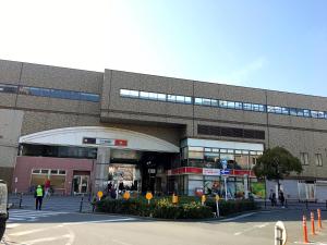 Supermarket nebo jiné obchody v  apartmánu nebo okolí