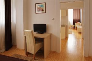 TV/trung tâm giải trí tại Garni Hotel Hamburg