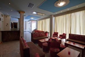 A seating area at Epidavria Hotel
