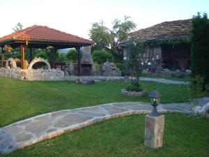Fotografie z fotogalerie ubytování Guest House Tsvetina v destinaci Aprilci