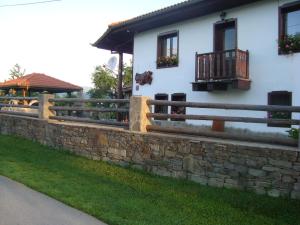 Fotografie z fotogalerie ubytování Guest House Tsvetina v destinaci Aprilci