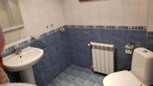 Ένα μπάνιο στο Denis Guest house +61 φωτογραφίες