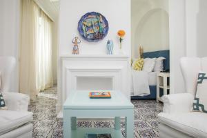 A seating area at Hotel La Minerva
