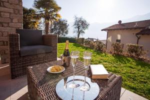 Giardino di Ossuccio Grande C home with pool sleeps 12 by Italian Apartments