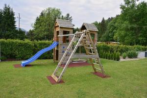 Foto dalla galleria di Ferienwohnungen Villa Vanessa a Gösselsdorf