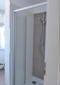 Vonios kambarys apgyvendinimo įstaigoje Ferienwohnung *SonnenOase*