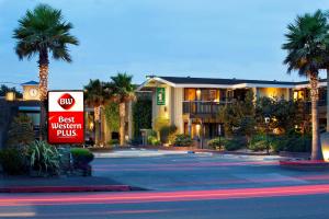 a best western plus sign in front of a hotel at Best Western Plus Humboldt Bay Inn in Eureka