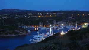 Blick auf Appartamenti Santa Teresa Gallura aus der Vogelperspektive