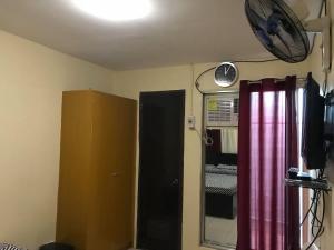 A kitchen or kitchenette at RV3 TRANSIENT HOUSE