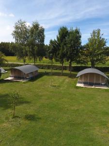 Jardín al aire libre en Country Camp camping Auf Kengert