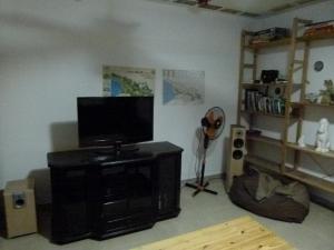 TV o dispositivi per l'intrattenimento presso Why Me Eco-friendly Hostel