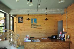 Certifikát, hodnocení, plakát nebo jiný dokument vystavený v ubytování Light Khao Lak Resort