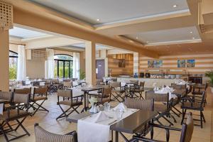 Restaurace v ubytování JAZ Neo Naama Bay