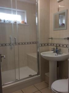 Gallery image of Dawlish Warren Apartments in Dawlish +8 photos