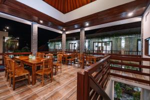 Un restaurant sau alt loc unde se poate mânca la Sari Nusa Inn