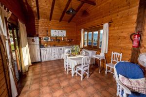 Kuchnia lub aneks kuchenny w obiekcie Rural Tarifa Beach Las Cabañas