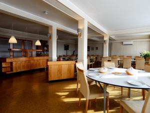 Tronsvangen Seter tesisinde bir restoran veya yemek mekanı