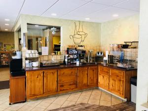 Boulder Creek Inn的咖啡和沏茶工具