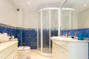 A bathroom at weforyou near the beach TWO bedrooms in Pueblo Evita