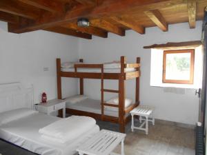 Albergue o Xistral客房内的一张或多张床位